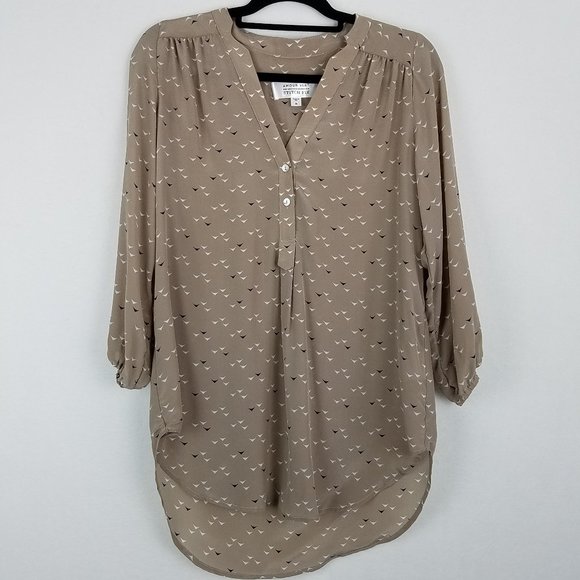 Amour Vert Tops - Stitch Fix Amour Vert Alessandro Silk V-Neck Top